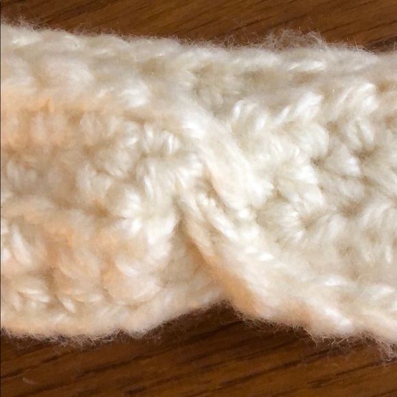Brand New Handcrafted Soft & Fuzzy Ear Warmer - Picture 4 of 4